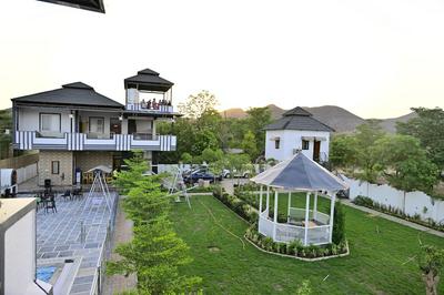 Popli Paradise Resort