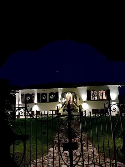 Welcome to Lush Tuscany and Beautiful Villa Adriano