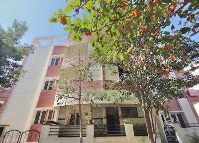 Redwood Suites