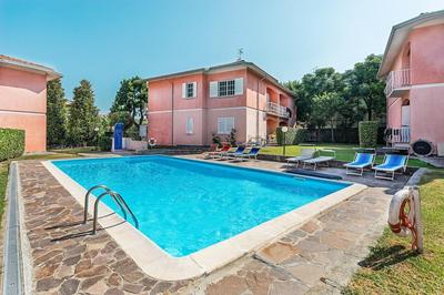 Il Quadrifoglio D4 con Piscina by Wonderful Italy