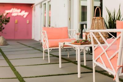 The Wesley by AvantStay – Mid-Century Modern Oasis with Pool