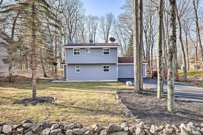 Hot Tub, Fire Pit & Game Room: Tobyhanna Home!