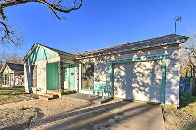 Outdoor Dining & Yard: Pet-friendly Temple Home