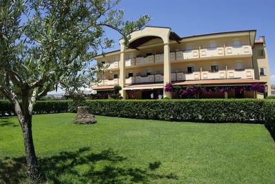 Madama Club Village