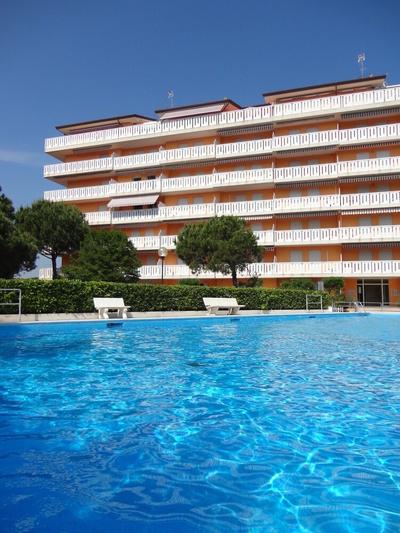 Great Apartment With Swimming Pool in a Good Location by Beahost Rentals