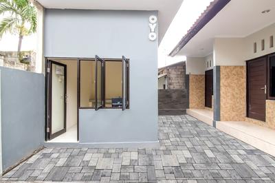 OYO 2984 Berlian House Ungasan