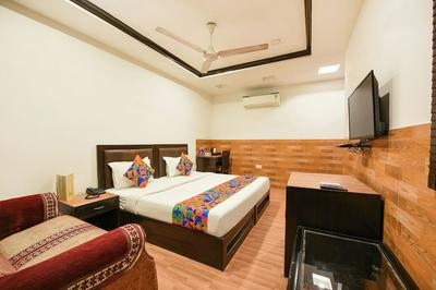 Fabhotel Green Park