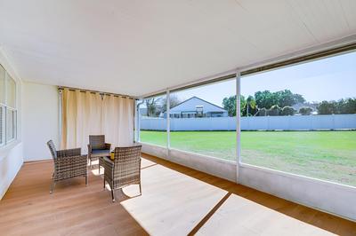 Valrico Home w/ Yard ~ 14 Mi to Downtown Tampa