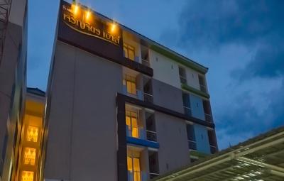 Charoenchit House