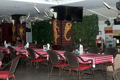 Zip Lounge & Apartments