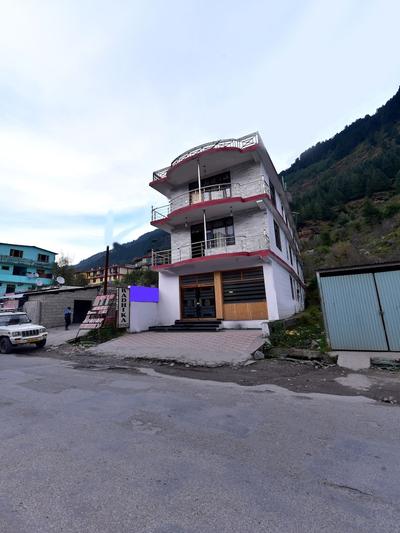 OYO 23130 Radhika Cottage