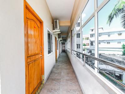 OYO 14207 Royal Residential Lodge