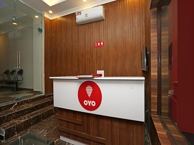 OYO 11852 Hotel Aerostay Inn
