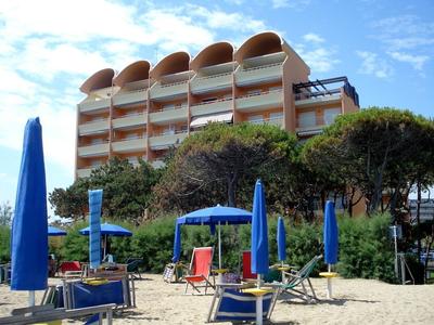 Splendid Three-room Apartment for 6 Guests Near the sea by Beahost Rentals