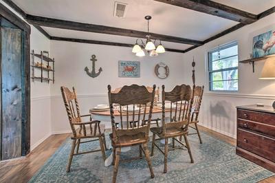 Lake Huron Cottage: Fire Pit, Steps to Beach!
