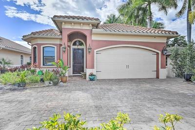 Coastal Naples Getaway ~ 2 Mi to Beaches!