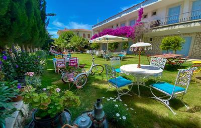 Alasonya Otel Alacati by Lamira