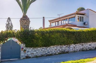 Luxury Garden Villa with Heated Pool