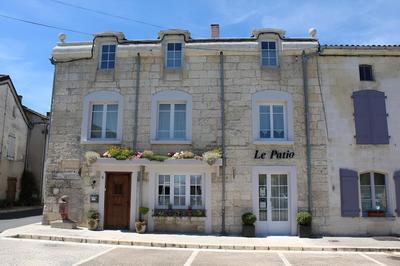 Le Patio Chambres et Table dHotes