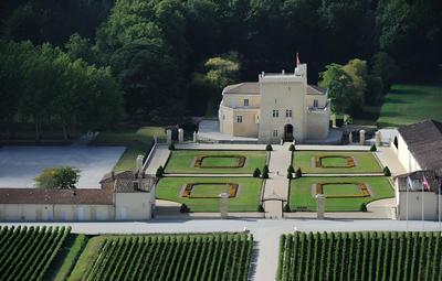 Château La Tour Carnet - B.Magrez Luxury Wine Experience