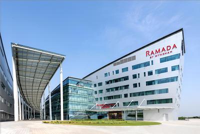 Ramada By Wyndham Huzhou Wuxing