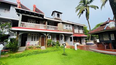 Peravel Beach Holiday Home