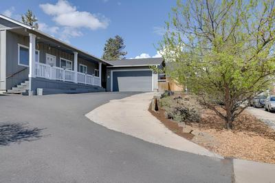 Bright Bend Home w/ Patio < 3 Mi to Downtown!