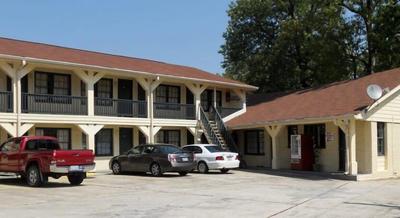 Creek Side Inn