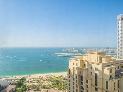 Luxury Waterfront Apartment with Beach Access