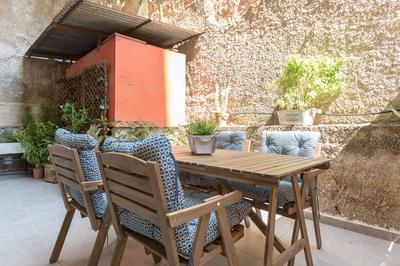 Cozy Flat with Terrace & Patio near Lycabettus