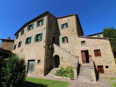 Villa in Tuscany With Pool and Valley Views