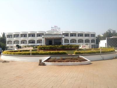 Hotel Shashinag Clarks Inn