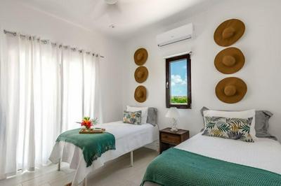 Villa Pelican Bay
