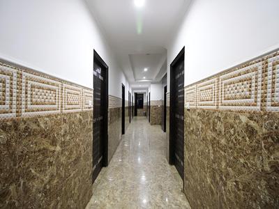 OYO 5093 Hotel Broadway