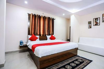 OYO 15259 Smart City