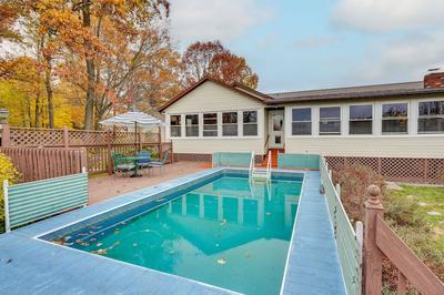 Pool, Deck & Fire Pit: Dog-friendly Ohio Escape!