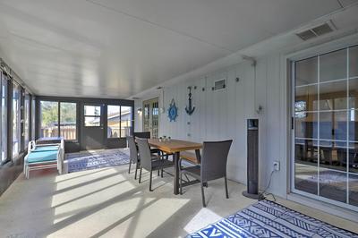 Near Beaches & Dining: Palm Harbor Gem w/ Pool