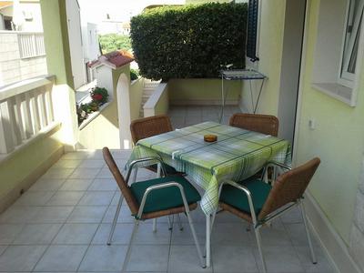 Josi - With Beautiful Garden - A2 Zuti