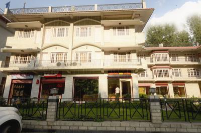 OYO 18674 Airport Inn Hotel