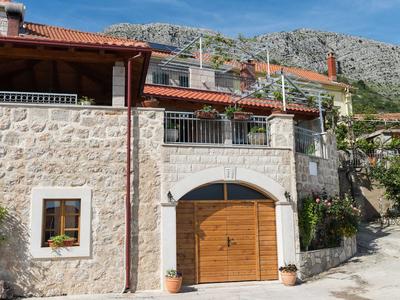 Authentic Villa With Private Pool,hot Tub,covered Terraces,panoramic View, Wi-fi