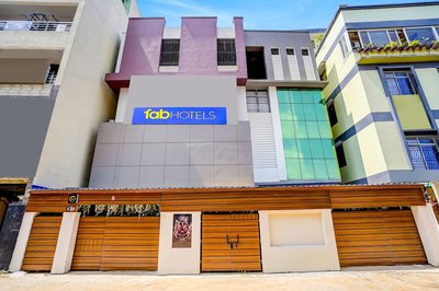 Fabhotel Dream Palace I