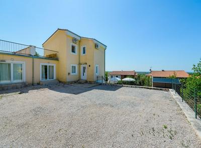 Pretty Villa With View