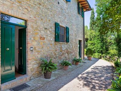 Escape Near San Gimignano