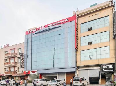 OYO 725 Wow Inn