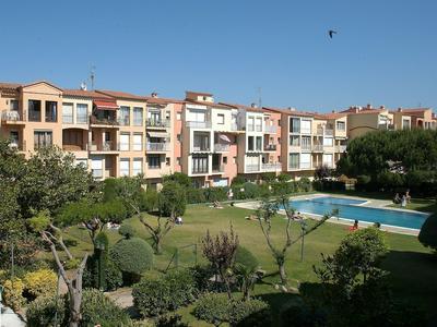 Holiday Apartment in a Complex near Sea