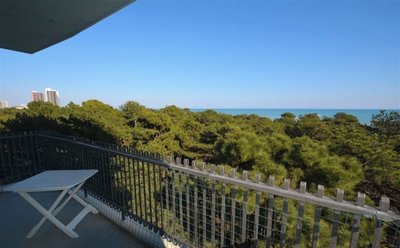 30 mt From the Beach in Lignano Pineta, Lovely Flat for 6 Guests