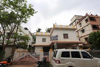 OYO 9009 near Railway Station