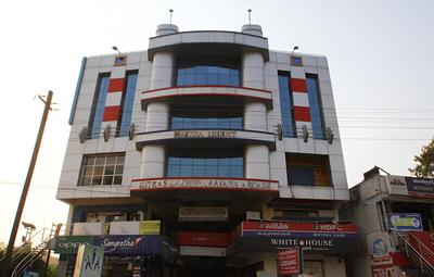 OYO 11938 Mitra Residency