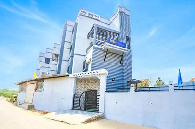 Fabhotel Universal Stay Inn