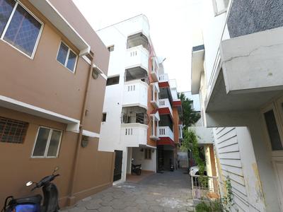 OYO 8033 Premam Service Apartment